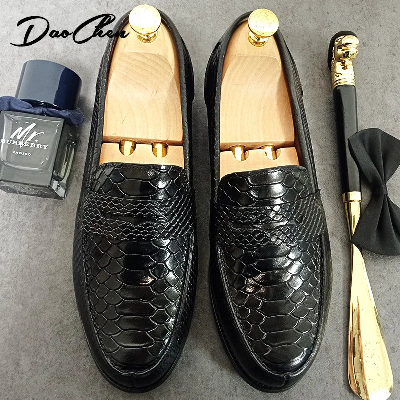 Luxury Brand Men Leather Shoes Black Brown Slip Om Snake Print Casual Men Dress Shoes Wedding Business Loafers Shoes Men