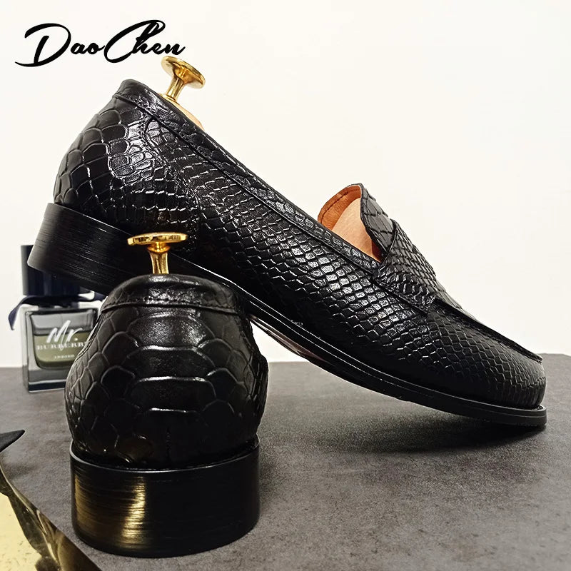 Luxury Brand Men Leather Shoes Black Brown Slip Om Snake Print Casual Men Dress Shoes Wedding Business Loafers Shoes Men