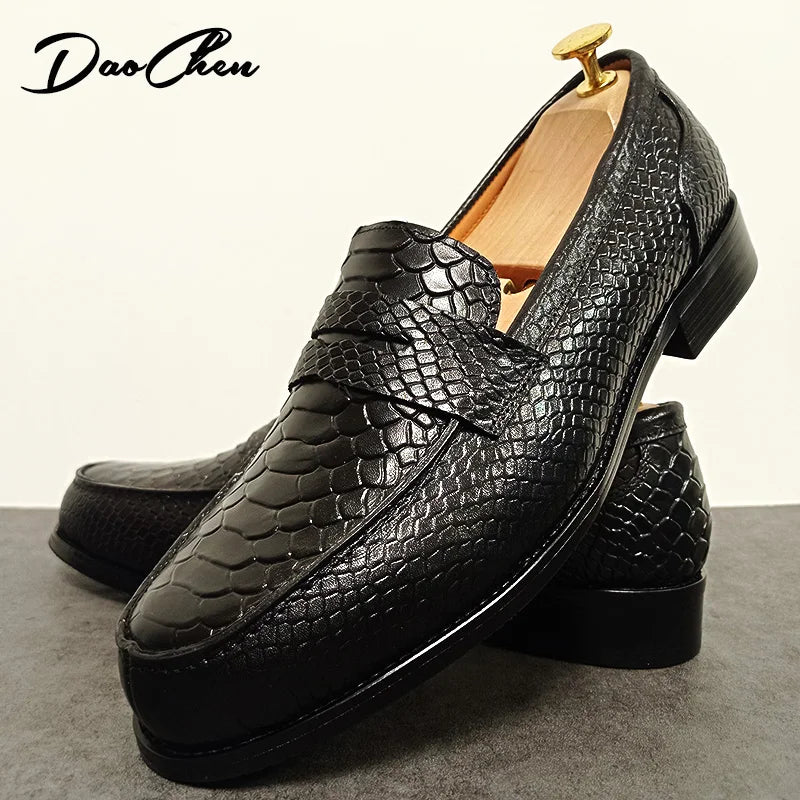 Luxury Brand Men Leather Shoes Black Brown Slip Om Snake Print Casual Men Dress Shoes Wedding Business Loafers Shoes Men